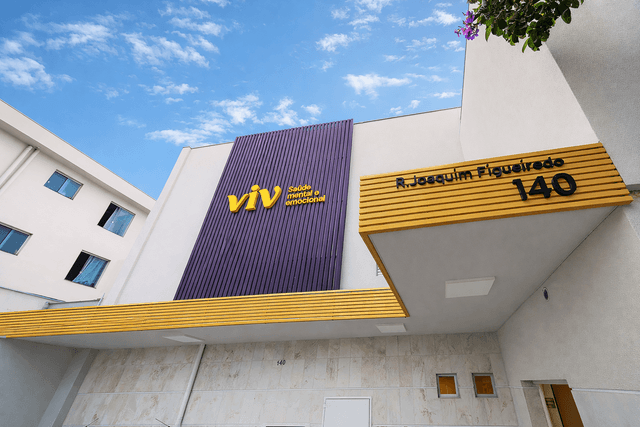 Slide com imagem de Hospital Integral - unidade Barreiro